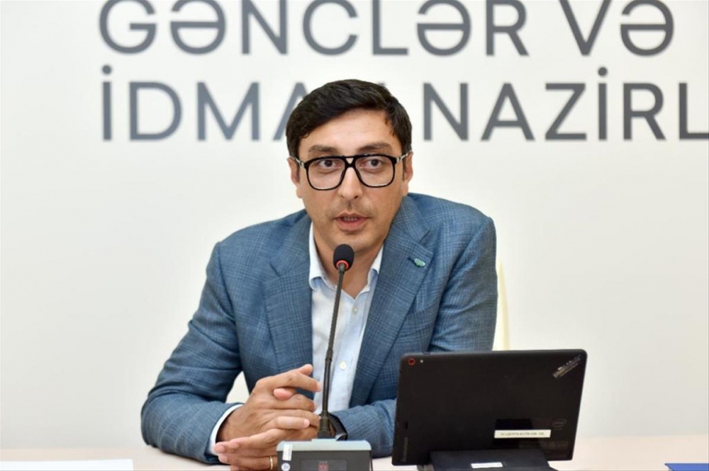 Fərid Qayıbov futbol veteranları ilə görüşüb